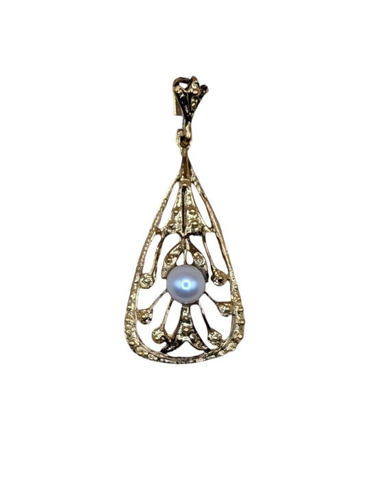 Gold Oval Pendant with Pearls